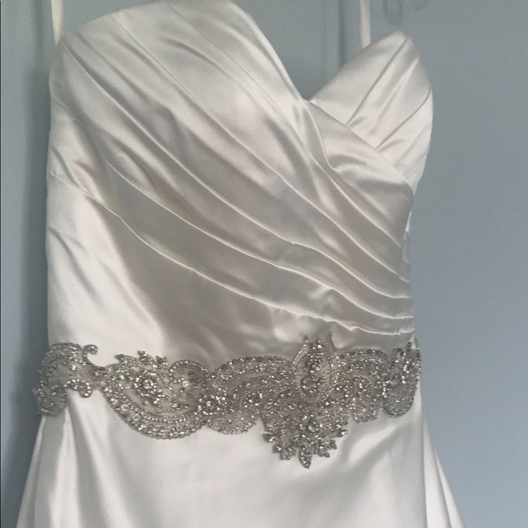 Wedding dress, size 8 - Judd Waddell. Brand NEW!! - Picture 2 of 8